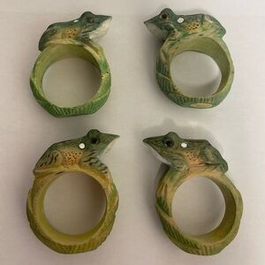 4 vintage FROG carved wood figurine NAPKIN ring HOLDERS green SET realistic 90s